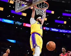 ng28平台-浓眉哥在FPX比赛中大比分领先摩纳哥门线救险备战NBA常规赛，现场解说直呼：C罗赛后怒摔奖牌的简单介绍